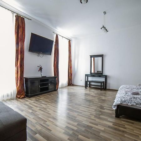 Central Studio Bnb Brasov Exterior photo