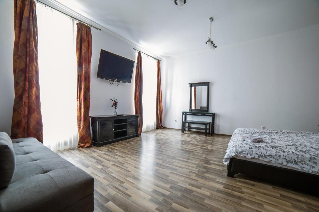 Central Studio Bnb Brasov Exterior photo