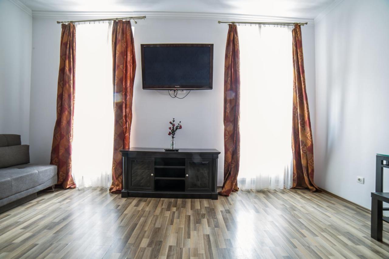 Central Studio Bnb Brasov Exterior photo
